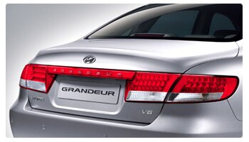 Rear end of the Hyundai Grandeur